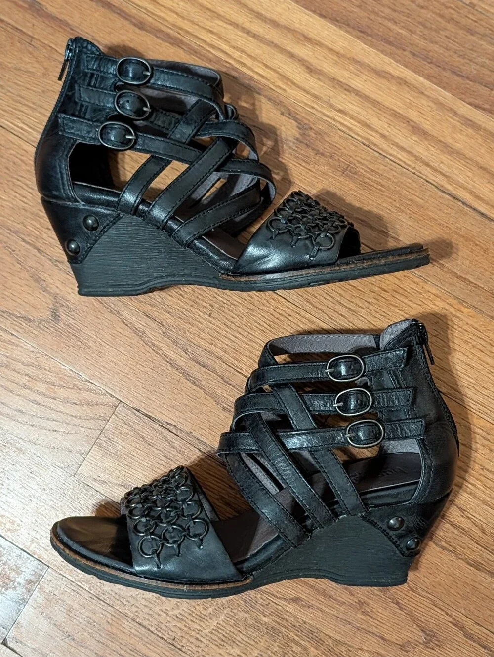 Bussola Black Vamp Rock Goth Chain Buckle Wedge Sandals